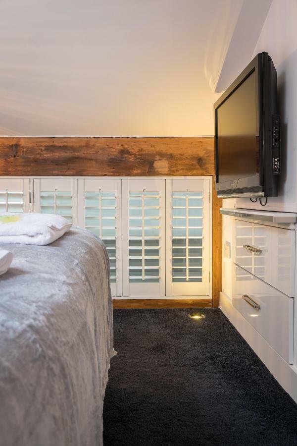 Apartamento The Penthouse, Opposite Sale Metrolink, Includes Free Parking Exterior foto