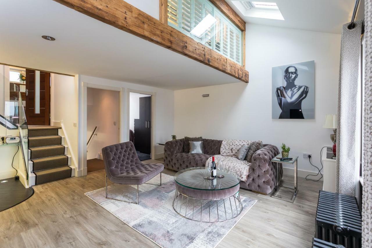 Apartamento The Penthouse, Opposite Sale Metrolink, Includes Free Parking Exterior foto