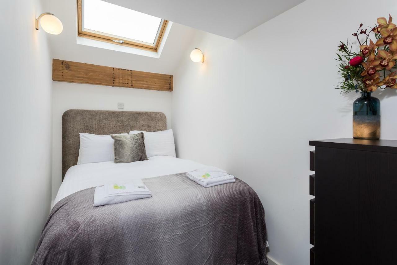 Apartamento The Penthouse, Opposite Sale Metrolink, Includes Free Parking Exterior foto